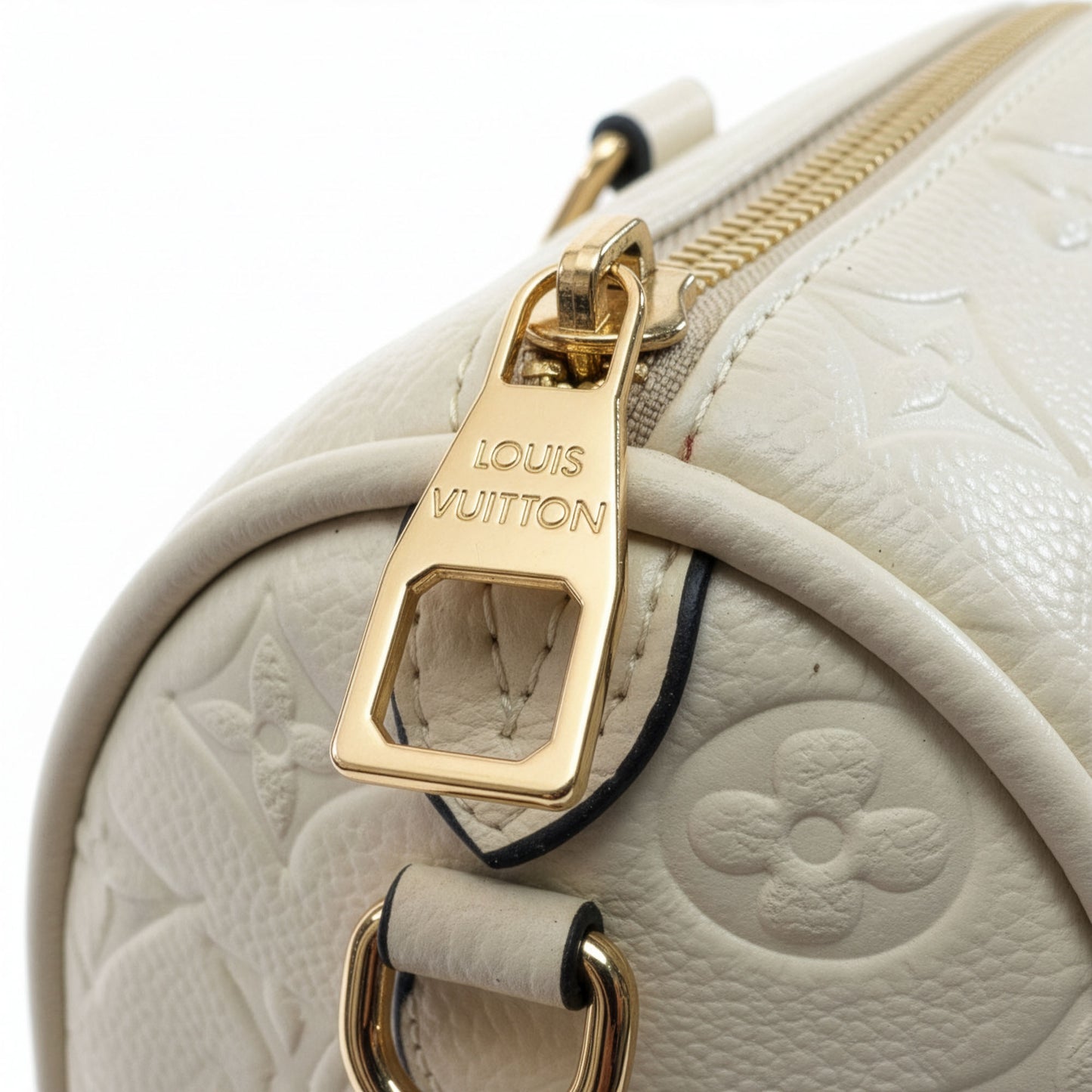 Sac Capri Ivoire — détail fermoir doré Louis Vuitton — Beauty Store Maroc